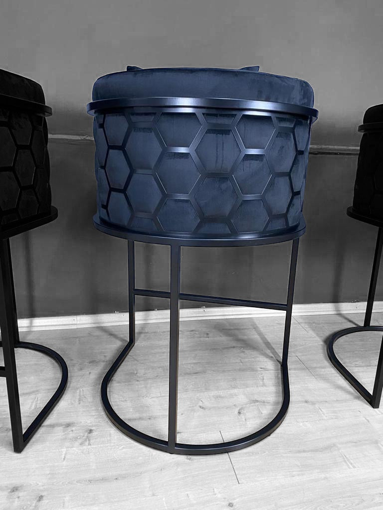 Stühle: Lieferzeit ca. 2-4 Wochen