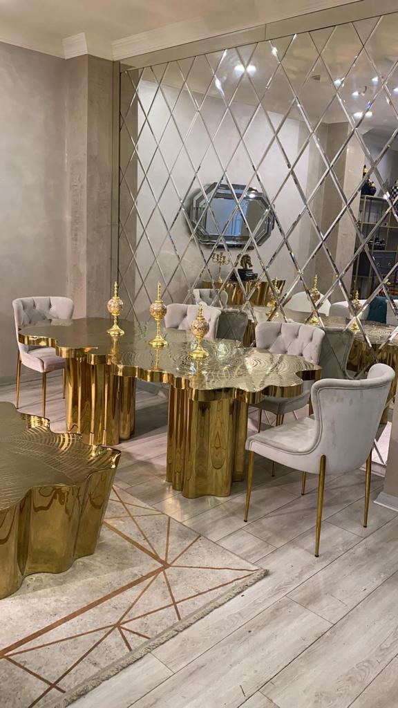 Esstisch: Lieferzeit ca. 6-8 Wochen